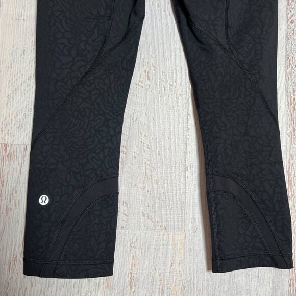Lululemon Run Inspire Crop II Soul Cycle Legging SIZE 4 Black Camo Luxtreme - Picture 10 of 10